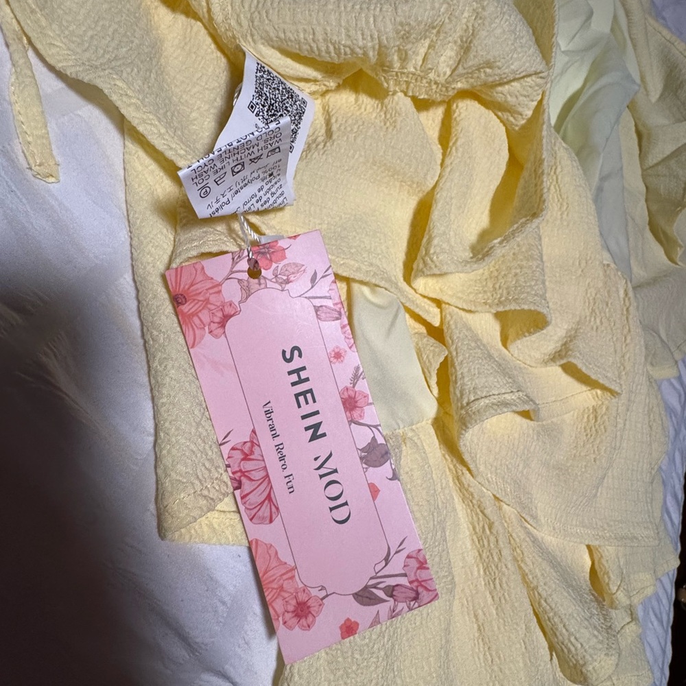 Light Yellow Dress - Picture 3 of 3